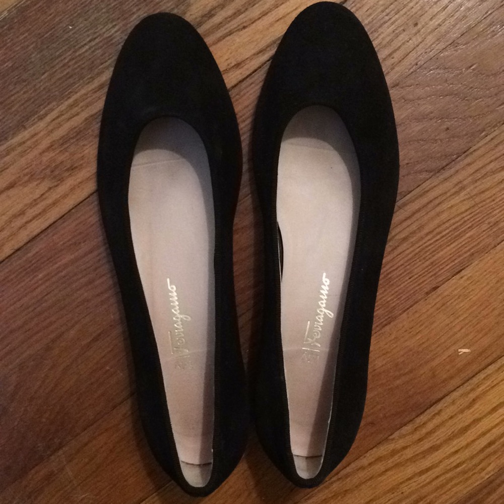 Vintage suede Ferragamo flats